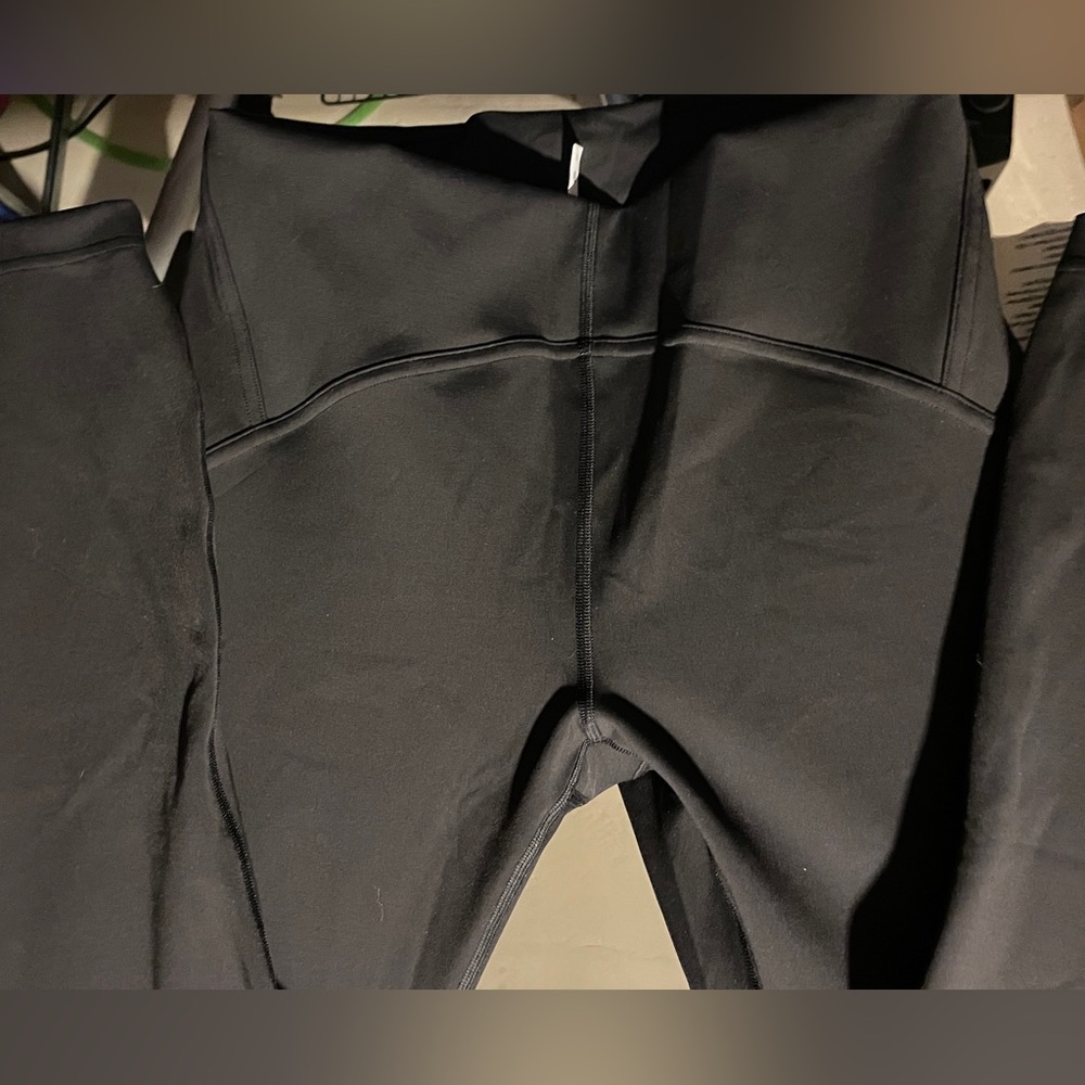 NWT Lululemon InStill HR Crop 23”